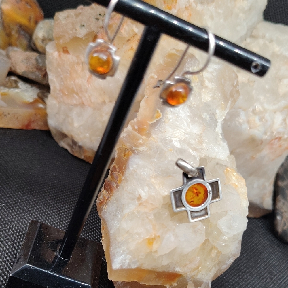 Sterling Silver And Amber Earring And Pendant Set Jewelry Set - Picture 4 of 5